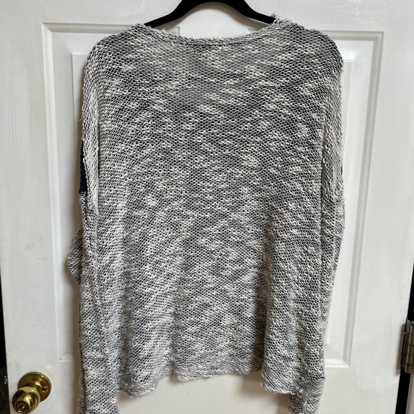 Sweater size L - Picture 2 of 4